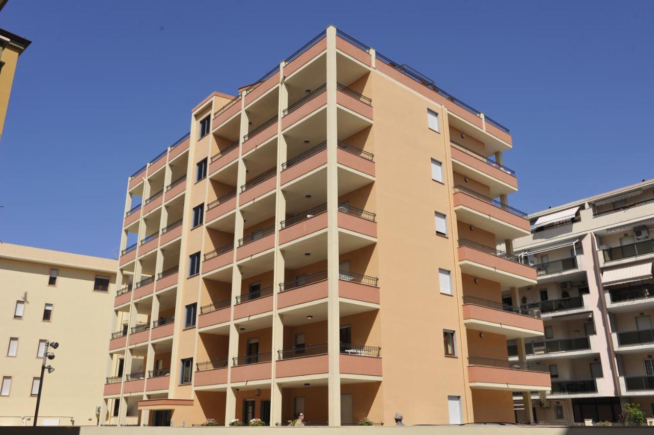 Karol Aparthotel 2*